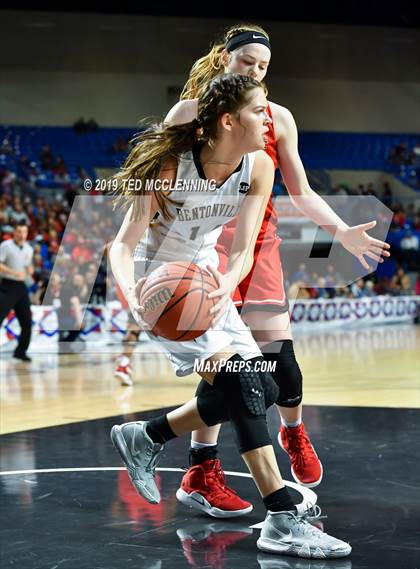 Thumbnail 2 in Bentonville vs Northside (AAA 6A State Final) photogallery.