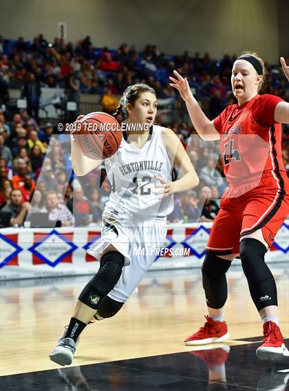 Thumbnail 3 in Bentonville vs Northside (AAA 6A State Final) photogallery.