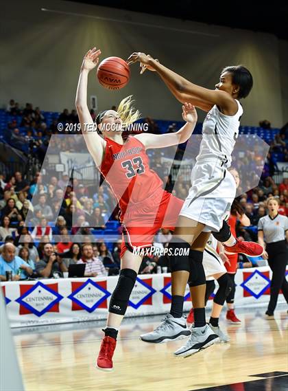 Thumbnail 2 in Bentonville vs Northside (AAA 6A State Final) photogallery.