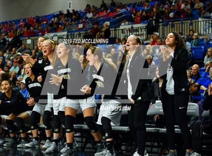 Thumbnail 2 in Bentonville vs Northside (AAA 6A State Final) photogallery.