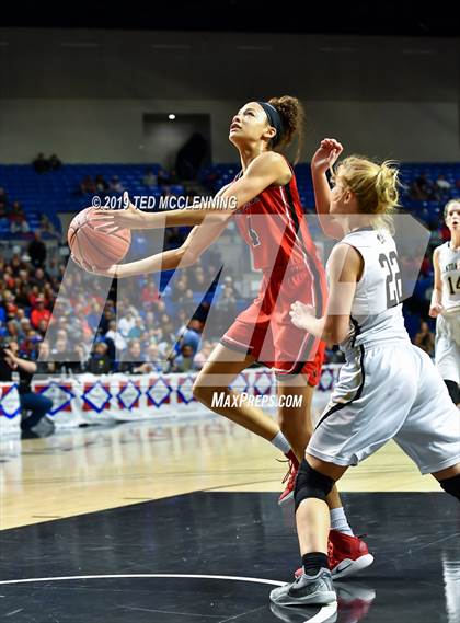 Thumbnail 3 in Bentonville vs Northside (AAA 6A State Final) photogallery.