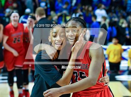 Thumbnail 2 in Bentonville vs Northside (AAA 6A State Final) photogallery.