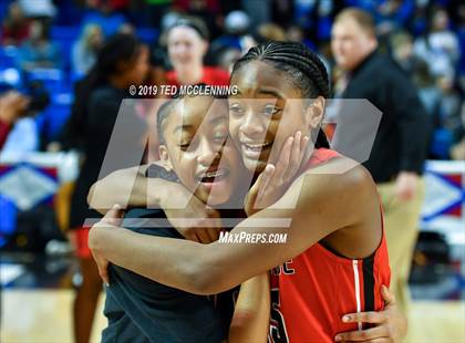 Thumbnail 3 in Bentonville vs Northside (AAA 6A State Final) photogallery.