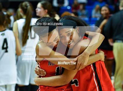 Thumbnail 1 in Bentonville vs Northside (AAA 6A State Final) photogallery.