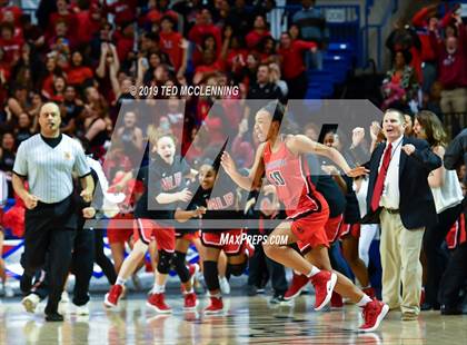 Thumbnail 1 in Bentonville vs Northside (AAA 6A State Final) photogallery.