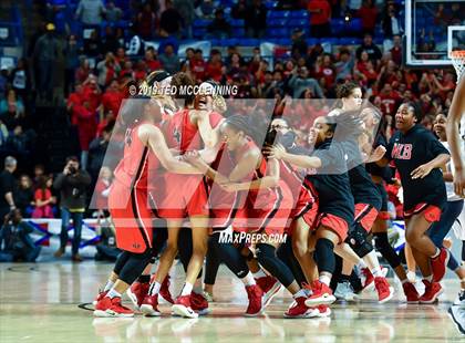Thumbnail 3 in Bentonville vs Northside (AAA 6A State Final) photogallery.