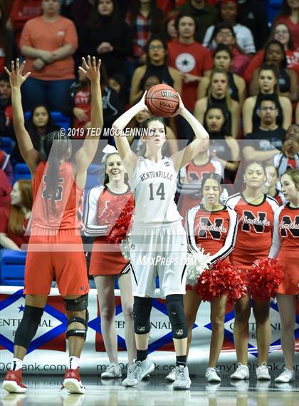 Thumbnail 3 in Bentonville vs Northside (AAA 6A State Final) photogallery.