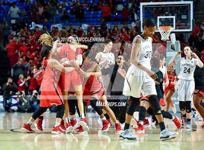 Thumbnail 1 in Bentonville vs Northside (AAA 6A State Final) photogallery.