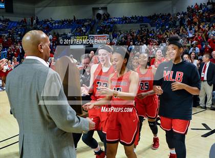 Thumbnail 2 in Bentonville vs Northside (AAA 6A State Final) photogallery.