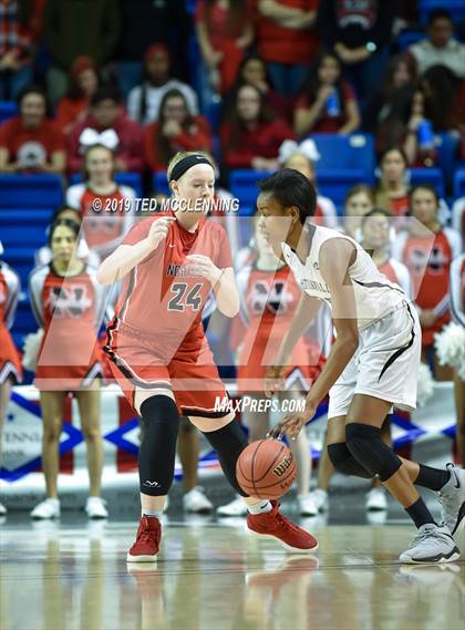 Thumbnail 3 in Bentonville vs Northside (AAA 6A State Final) photogallery.