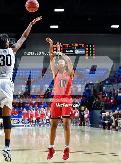 Thumbnail 2 in Bentonville vs Northside (AAA 6A State Final) photogallery.