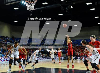 Thumbnail 2 in Bentonville vs Northside (AAA 6A State Final) photogallery.