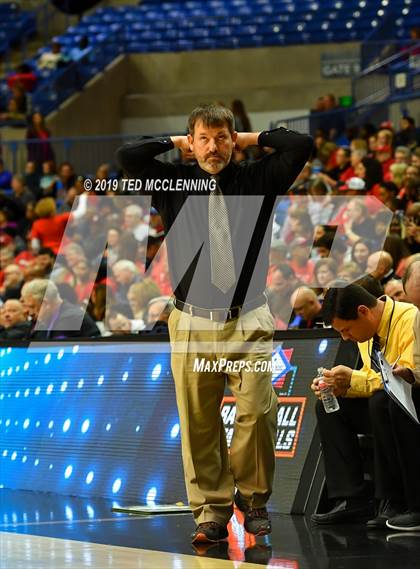 Thumbnail 3 in Bentonville vs Northside (AAA 6A State Final) photogallery.