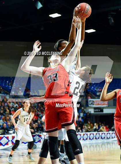 Thumbnail 2 in Bentonville vs Northside (AAA 6A State Final) photogallery.
