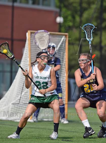 Thumbnail 2 in Farmingdale vs Massapequa (Section 8 Class A Final) photogallery.