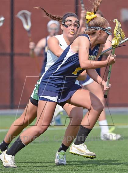 Thumbnail 3 in Farmingdale vs Massapequa (Section 8 Class A Final) photogallery.