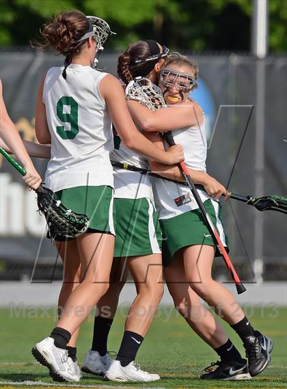 Thumbnail 1 in Farmingdale vs Massapequa (Section 8 Class A Final) photogallery.