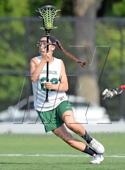 Thumbnail 2 in Farmingdale vs Massapequa (Section 8 Class A Final) photogallery.