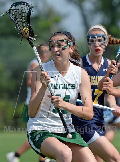 Thumbnail 3 in Farmingdale vs Massapequa (Section 8 Class A Final) photogallery.
