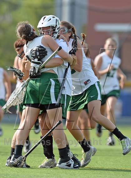 Thumbnail 3 in Farmingdale vs Massapequa (Section 8 Class A Final) photogallery.