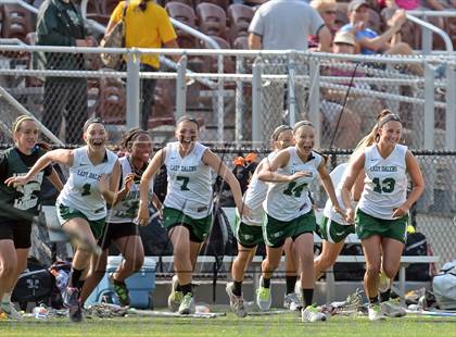 Thumbnail 2 in Farmingdale vs Massapequa (Section 8 Class A Final) photogallery.