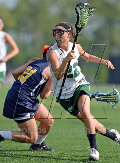 Thumbnail 1 in Farmingdale vs Massapequa (Section 8 Class A Final) photogallery.