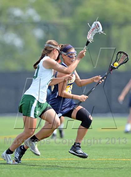 Thumbnail 1 in Farmingdale vs Massapequa (Section 8 Class A Final) photogallery.