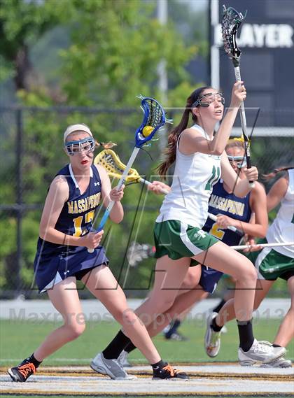 Thumbnail 2 in Farmingdale vs Massapequa (Section 8 Class A Final) photogallery.