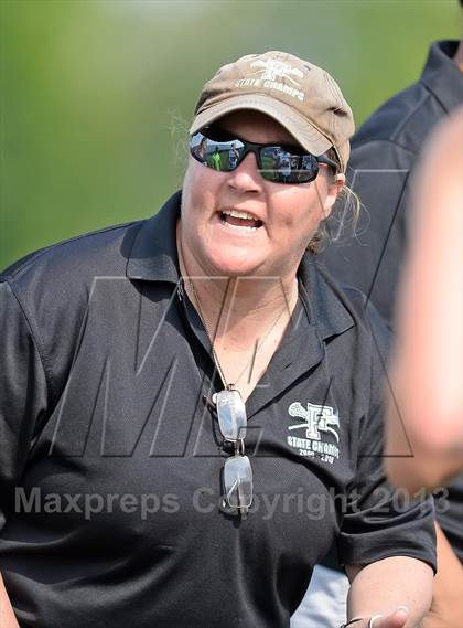 Thumbnail 3 in Farmingdale vs Massapequa (Section 8 Class A Final) photogallery.