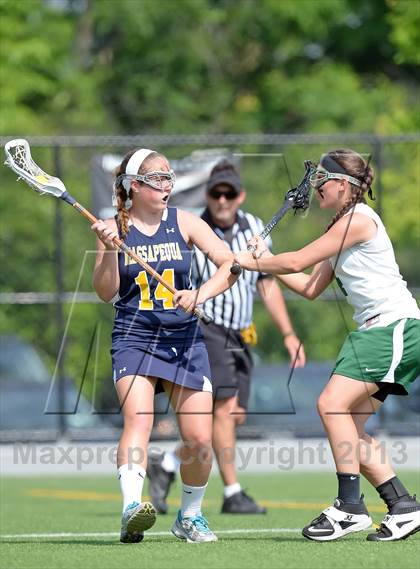 Thumbnail 2 in Farmingdale vs Massapequa (Section 8 Class A Final) photogallery.