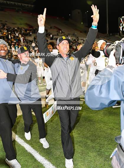 Thumbnail 2 in Salpointe Catholic vs. Saguaro (AIA 4A Final Awards) photogallery.