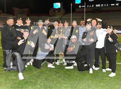 Thumbnail 1 in Salpointe Catholic vs. Saguaro (AIA 4A Final Awards) photogallery.