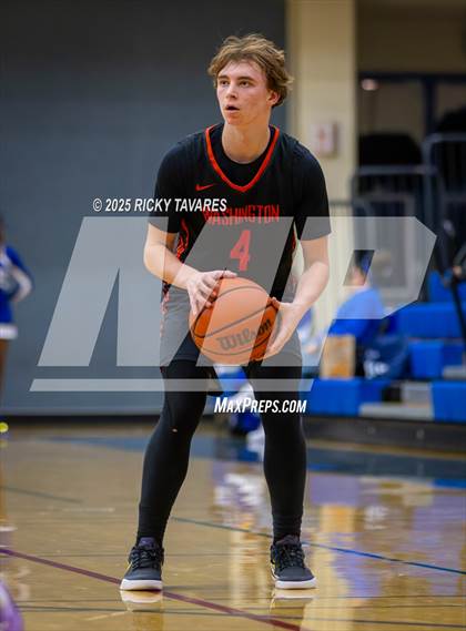 Thumbnail 2 in JV: Washington @ Newark Memorial photogallery.