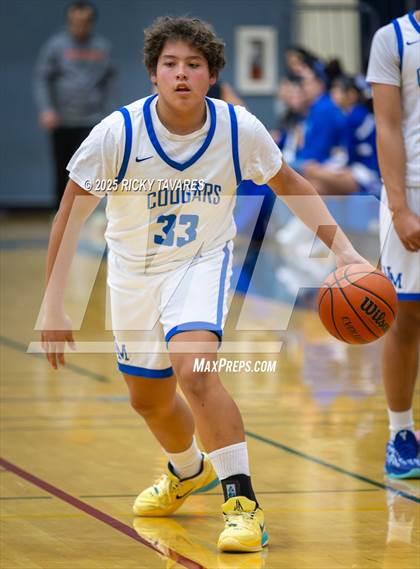 Thumbnail 1 in JV: Washington @ Newark Memorial photogallery.