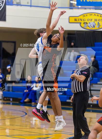 Thumbnail 2 in JV: Washington @ Newark Memorial photogallery.