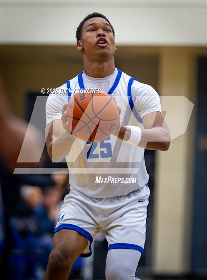 Thumbnail 3 in JV: Washington @ Newark Memorial photogallery.