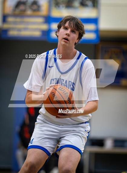 Thumbnail 3 in JV: Washington @ Newark Memorial photogallery.