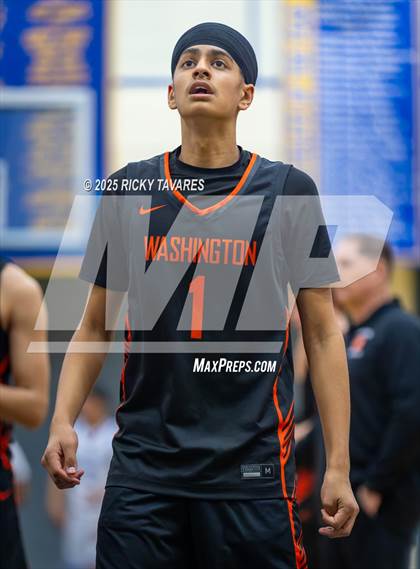 Thumbnail 1 in JV: Washington @ Newark Memorial photogallery.