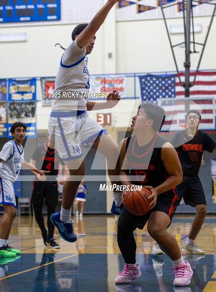 Thumbnail 3 in JV: Washington @ Newark Memorial photogallery.