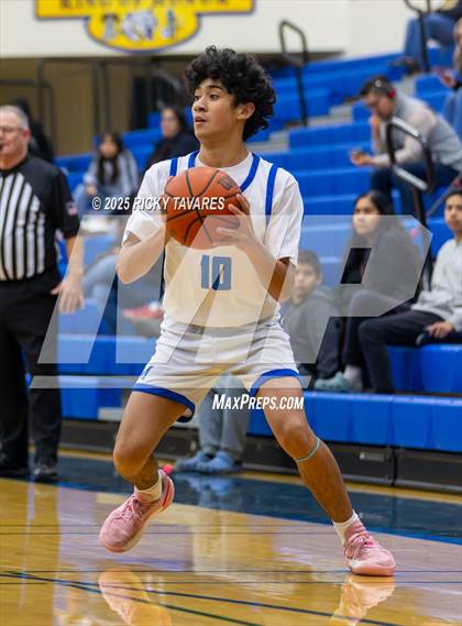 Thumbnail 3 in JV: Washington @ Newark Memorial photogallery.