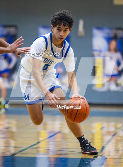 Thumbnail 3 in JV: Washington @ Newark Memorial photogallery.