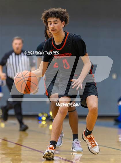 Thumbnail 3 in JV: Washington @ Newark Memorial photogallery.