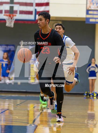 Thumbnail 3 in JV: Washington @ Newark Memorial photogallery.