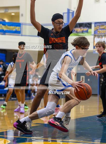 Thumbnail 2 in JV: Washington @ Newark Memorial photogallery.