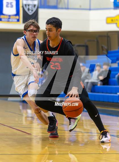 Thumbnail 3 in JV: Washington @ Newark Memorial photogallery.