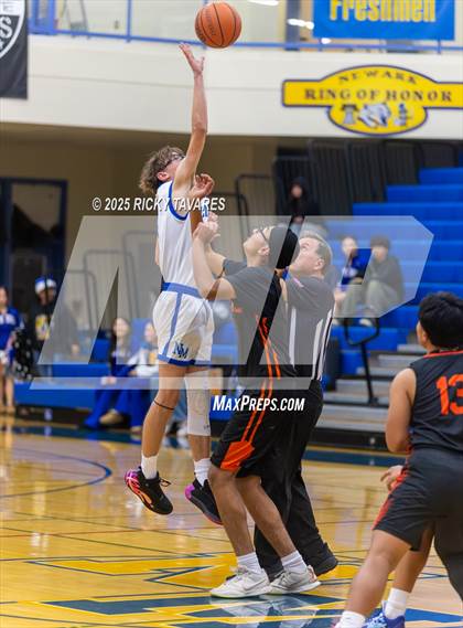 Thumbnail 1 in JV: Washington @ Newark Memorial photogallery.