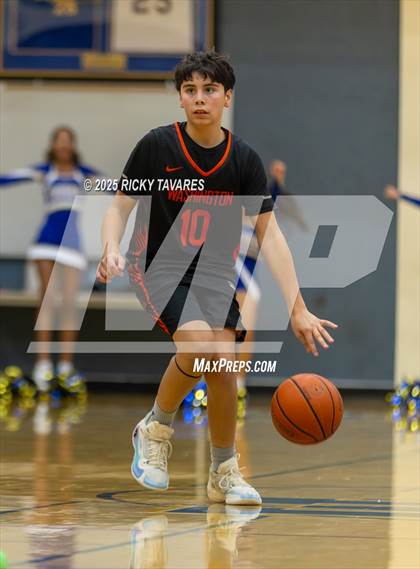 Thumbnail 3 in JV: Washington @ Newark Memorial photogallery.