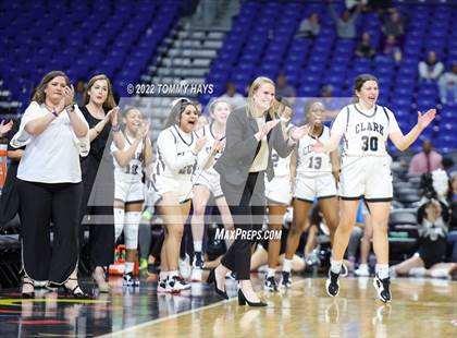 Thumbnail 2 in Clark vs. DeSoto (UIL 6A State Semifinal) photogallery.