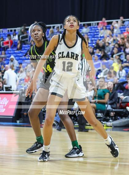 Thumbnail 3 in Clark vs. DeSoto (UIL 6A State Semifinal) photogallery.