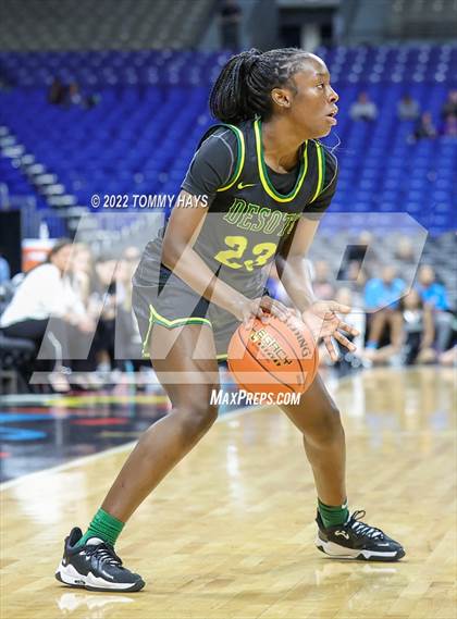 Thumbnail 1 in Clark vs. DeSoto (UIL 6A State Semifinal) photogallery.